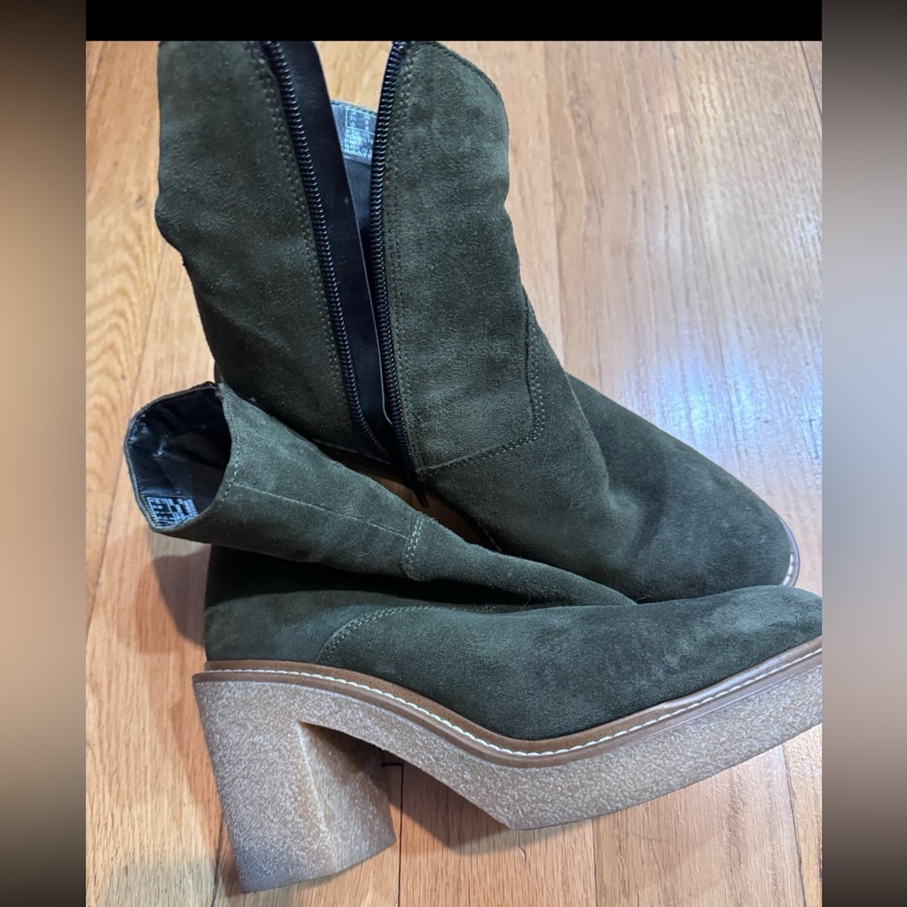 Clarks Olive Green Suede Crepe Heel Boots, US 8, Barely worn